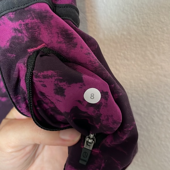 Lululemon tracker shorts - Picture 9 of 14